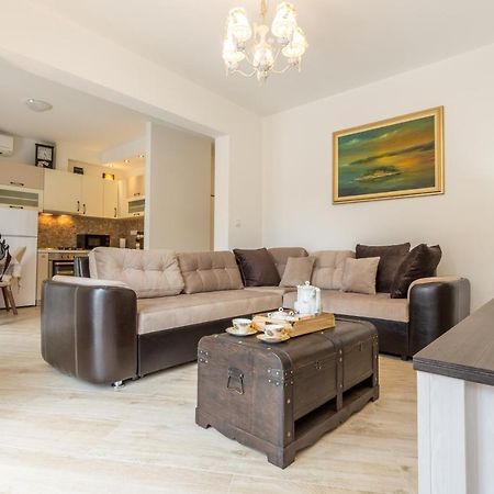 Villa Capitis In The Center- Luxury Apartment With Swimming Pool 흐바르 외부 사진