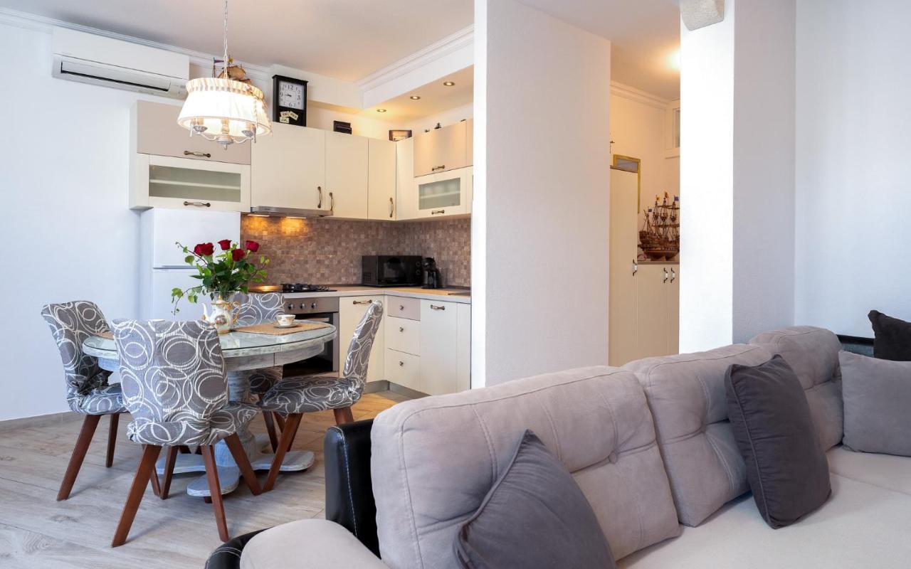 Villa Capitis In The Center- Luxury Apartment With Swimming Pool 흐바르 외부 사진